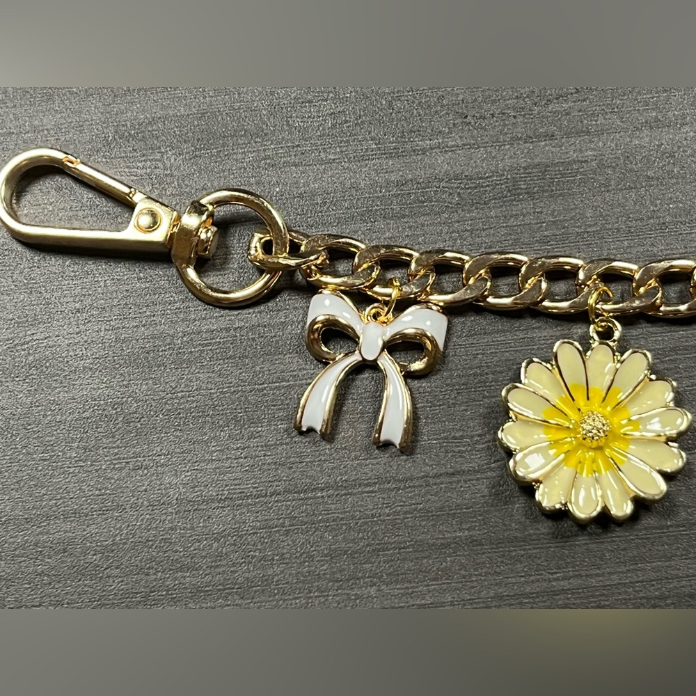 Bag Charm Chain in Gold Tone with Yellow Flowers and White Bow Ties - Picture 6 of 7